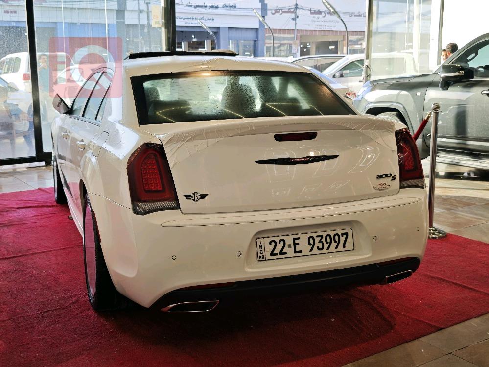 کرایسلەر 300